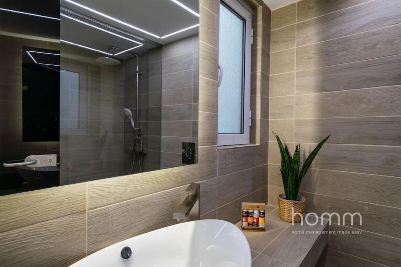 34Sqm Minimal Homm Apartment With Acropolis View Atenas Exterior foto